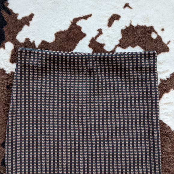 PLAID SKIRT - Picture 2 of 4